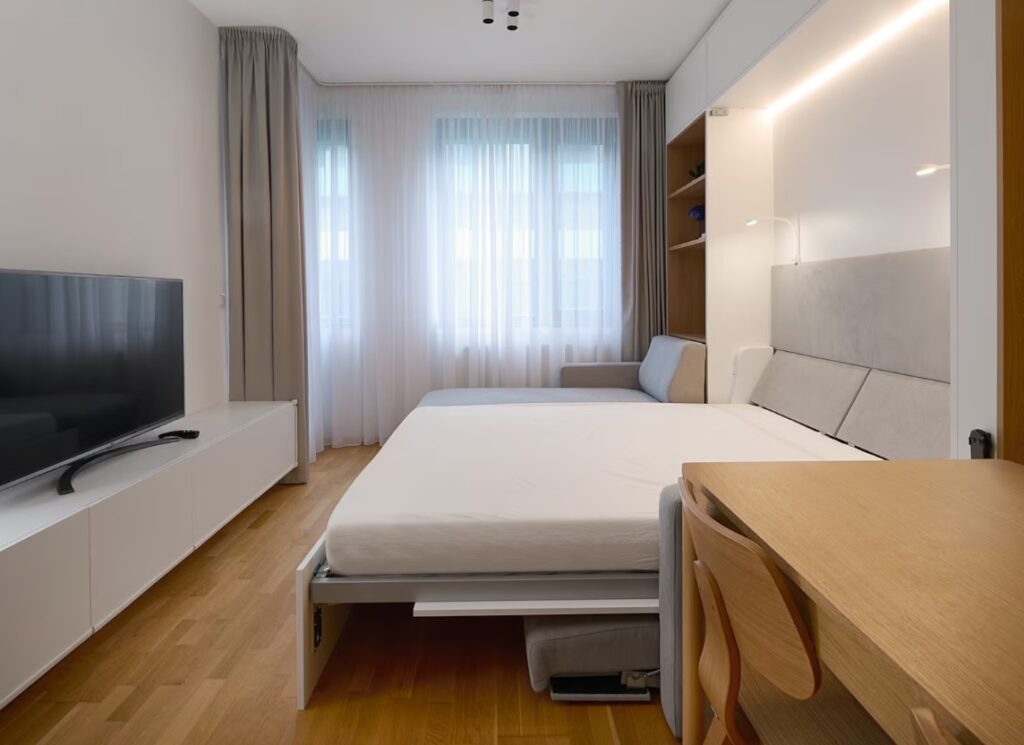 Postel má kvalitní lamelový rošt a speciální komfortní matraci pro vyklápěcí postele.